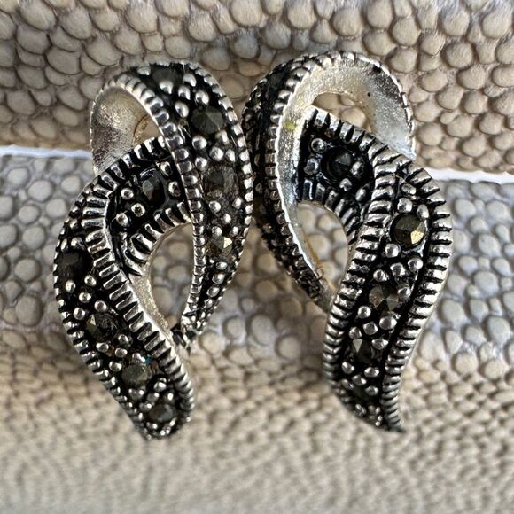 Elegant Sterling Silver Marcasite Earrings Curved Wing Earrings with Gemstone - Picture 3 of 17